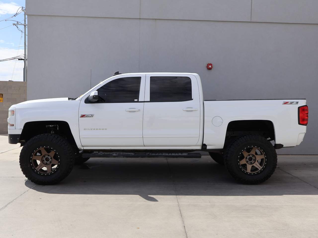 chevrolet silverado 1500 2016 3GCUKREC5GG247636 image chevrolet silverado 1500 2016 3GCUKREC5GG247636 image